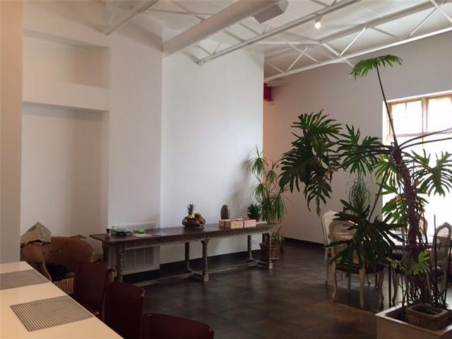 Building Photo - 1371 Crampton St