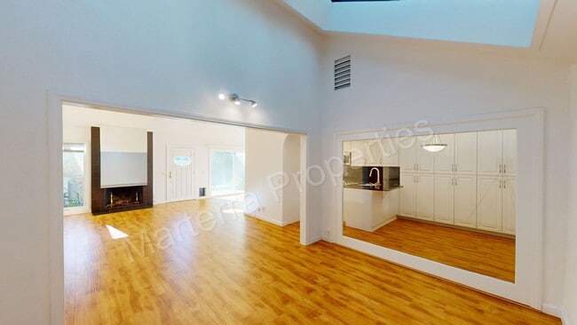Building Photo - Beautiful 2 Bed/2 Bath Home in Irvine