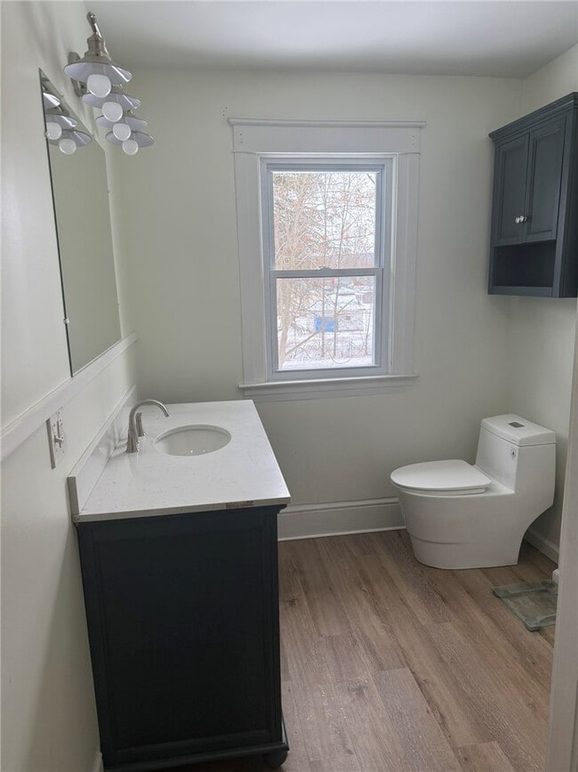 Building Photo - 414 Walnut St