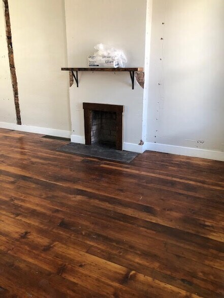 First Floor Unit - 906 Saratoga St