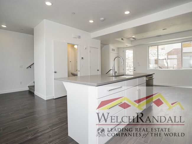 Building Photo - Live in Comfort & Style – 2BR, 2BA Townhom...