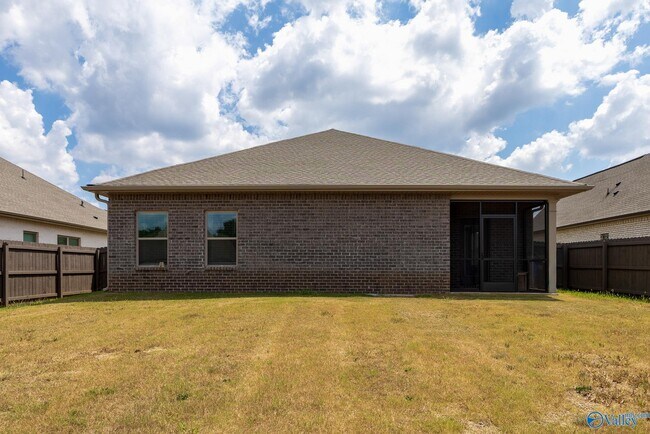 Building Photo - 14741 Greenleaf Dr
