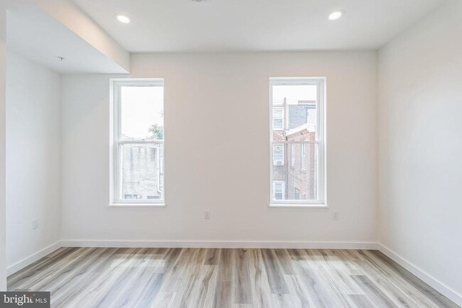 Building Photo - 1526 W Seybert St