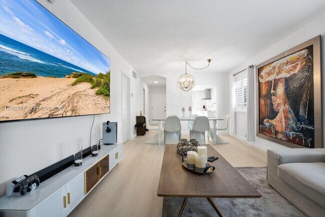 Building Photo - 240 Galen Dr