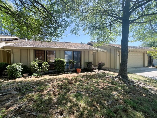 Building Photo - 7489 Maple Tree Wy
