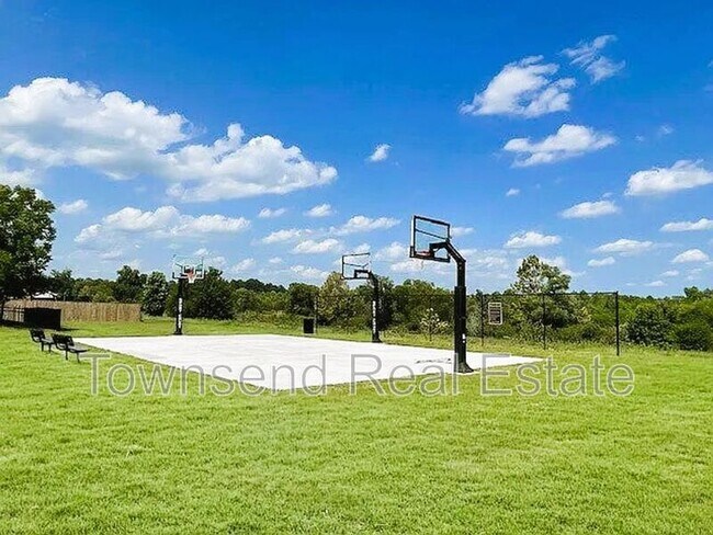 Building Photo - 4211 Cherry Hill Ln