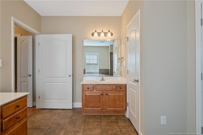 Building Photo - 1611 Bluffside Dr