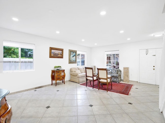 Building Photo - 5343 NW 111th Ct