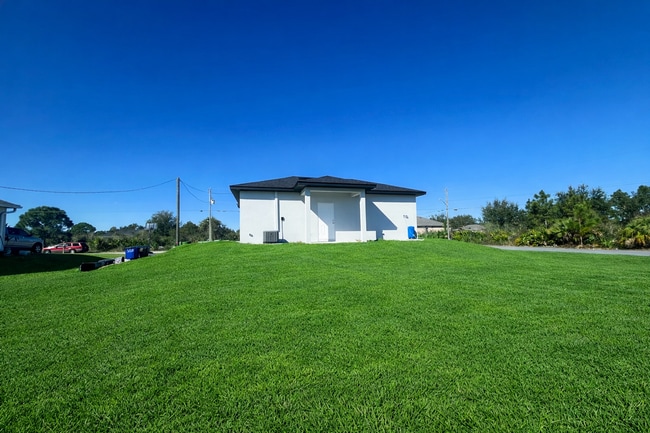 Building Photo - ONE OF A KIND- Brand New 1 Bed / 1 Bath House for Rent- Lehigh Acres