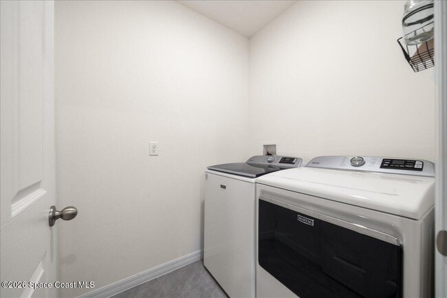 Building Photo - 926 Trinity St