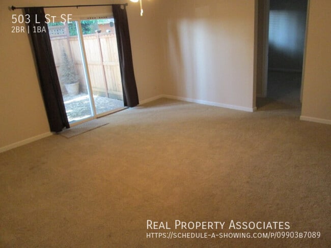 Building Photo - 503 L St SE