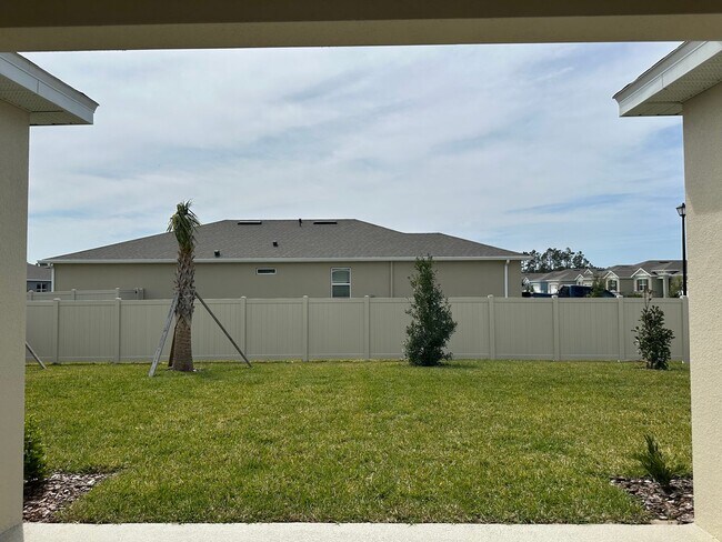 Building Photo - Fresh, new, and ready for you! Community POOL!