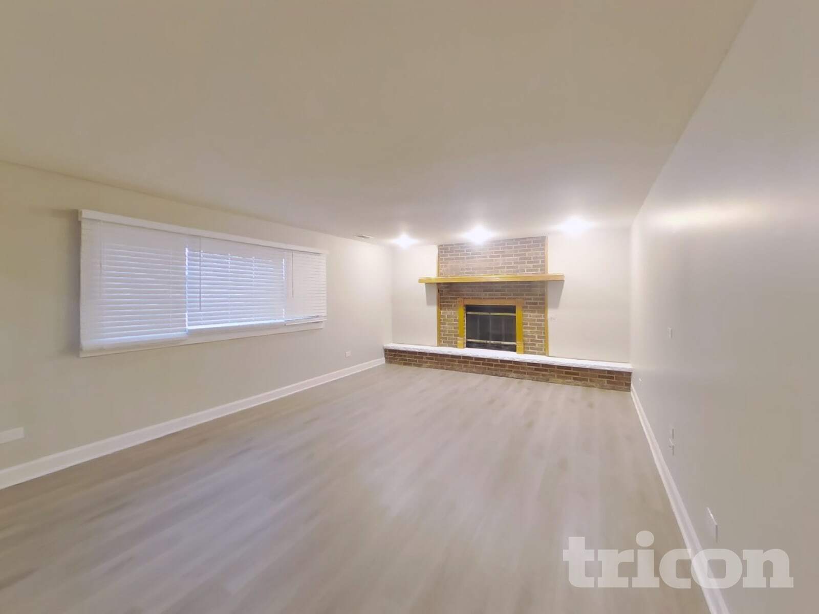 Building Photo - 11050 Parkside Ave