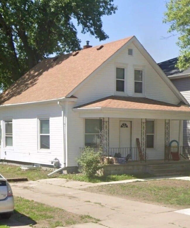Building Photo - 2245 Holdrege St