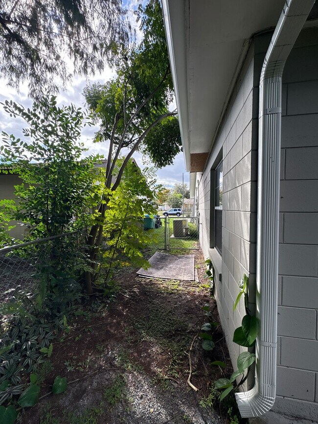 Building Photo - Beautiful 3 Beds 2 Baths home