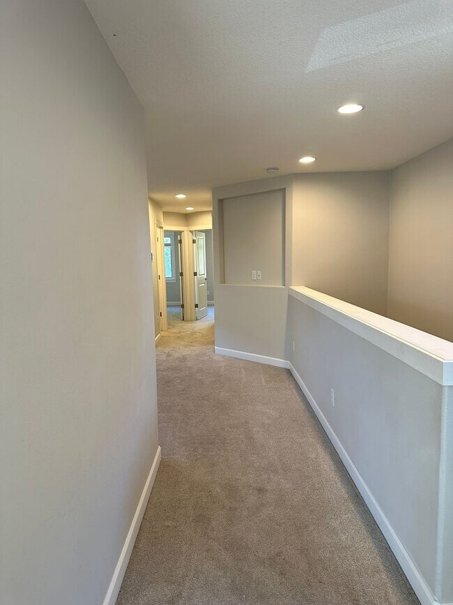 Building Photo - Beautiful 2-Story Home in Mount Vista Neighborhood!