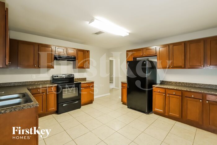 Building Photo - 1025 Sunrise Ct