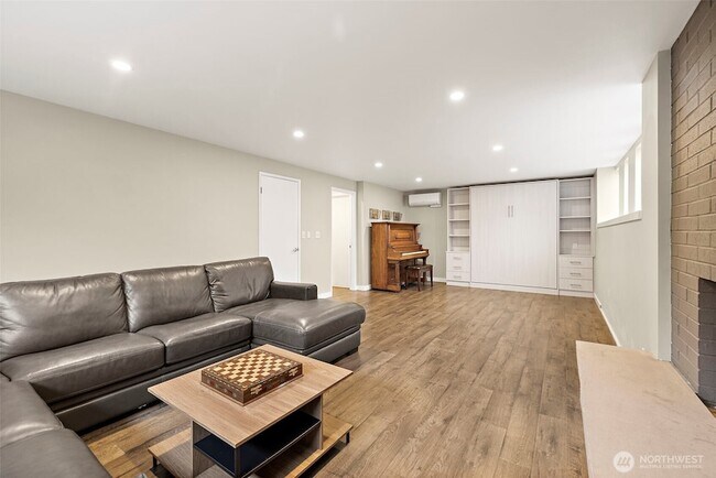 Building Photo - 3831 Letitia Ave S