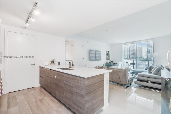 Building Photo - 1100 S Miami Ave