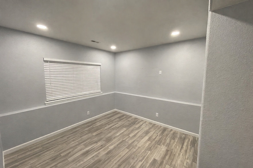 Building Photo - 4521 Gibraltar St