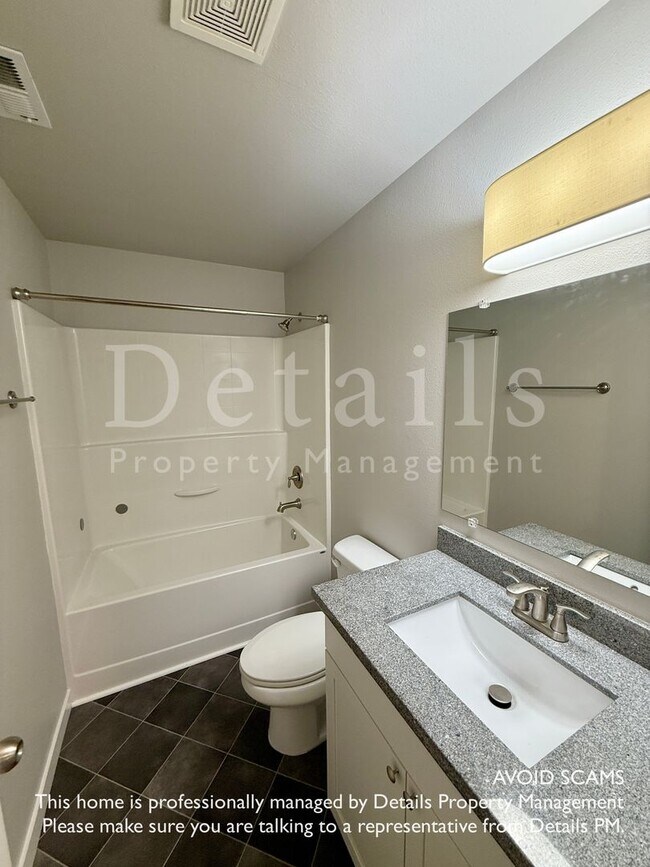 Building Photo - 3 Bedroom Port Orchard Home