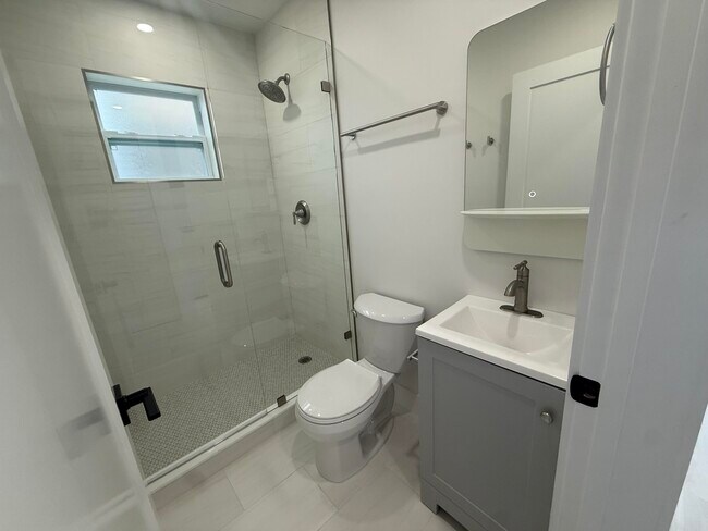 Building Photo - 5909 S Dixie Hwy