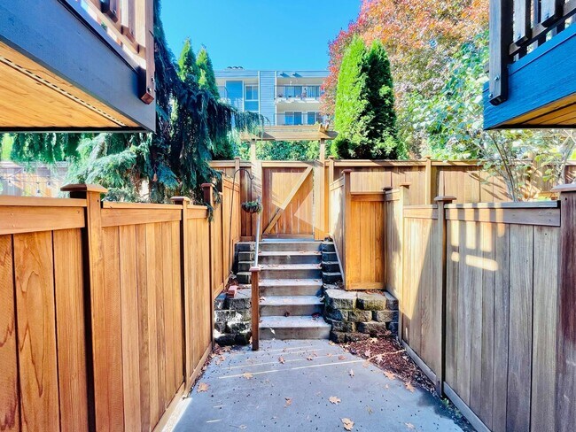 Building Photo - 1017 N 39th St