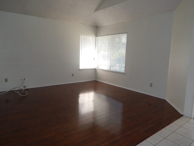 Building Photo - 20410 Mesa Oak Dr