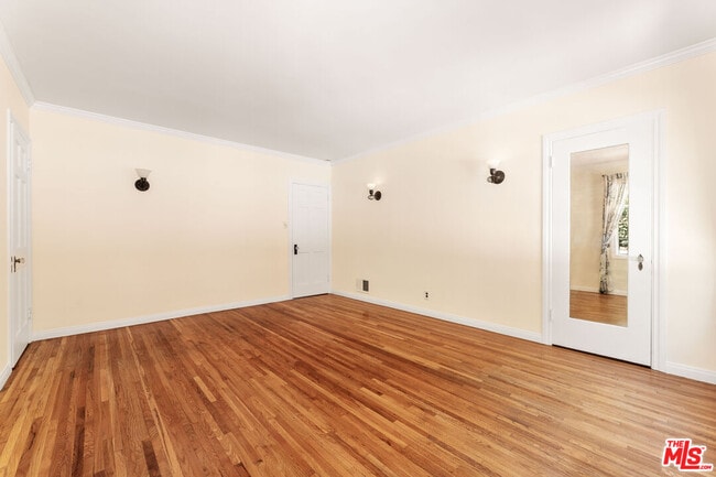 Building Photo - 2247 Ronda Vista Dr