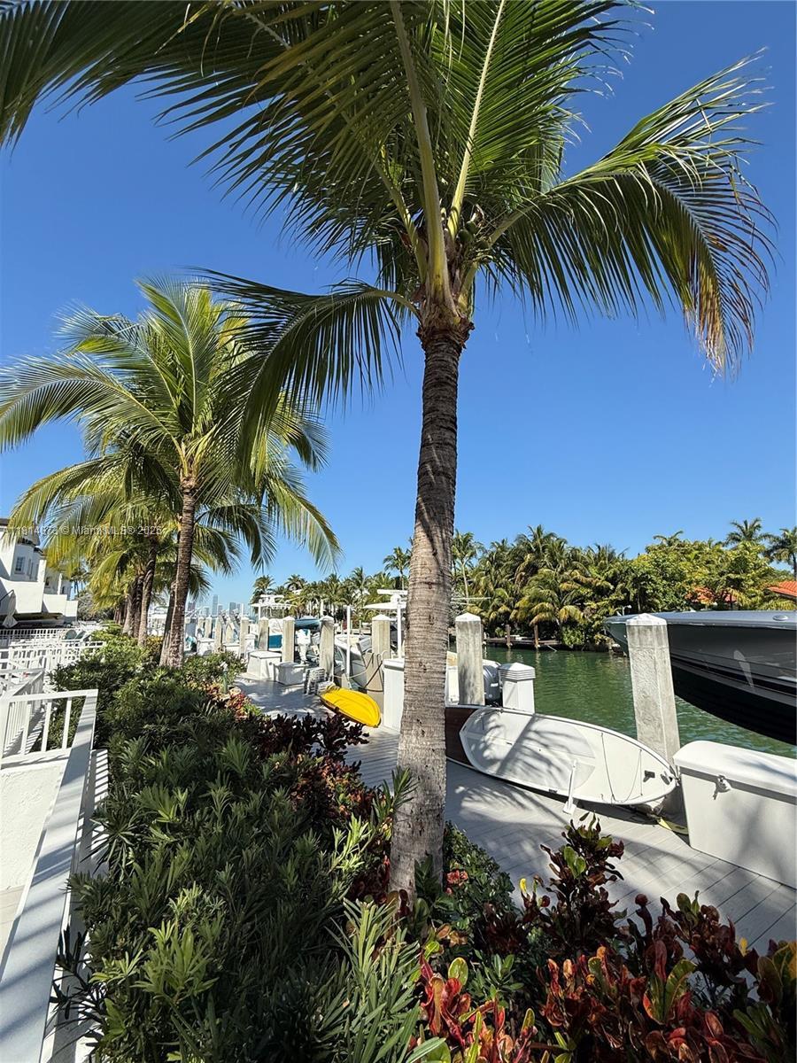 Building Photo - 1415 Sunset Harbour Dr