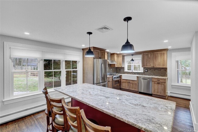 Building Photo - 42 Blydenburgh Ln