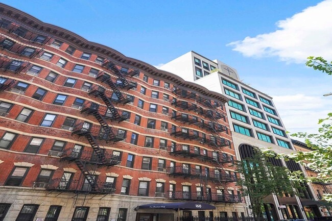 Building Photo - 160 E 91st St