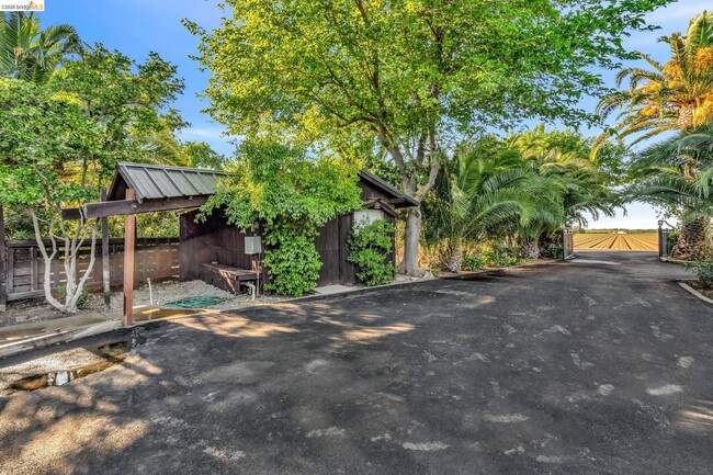 Building Photo - 3300 Concord Ave