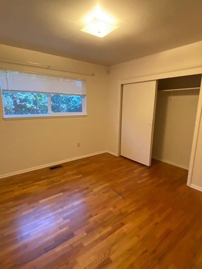 Building Photo - 205 S 46th Ave