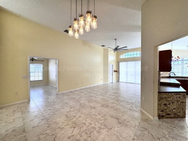 Building Photo - 140 Moss Ln