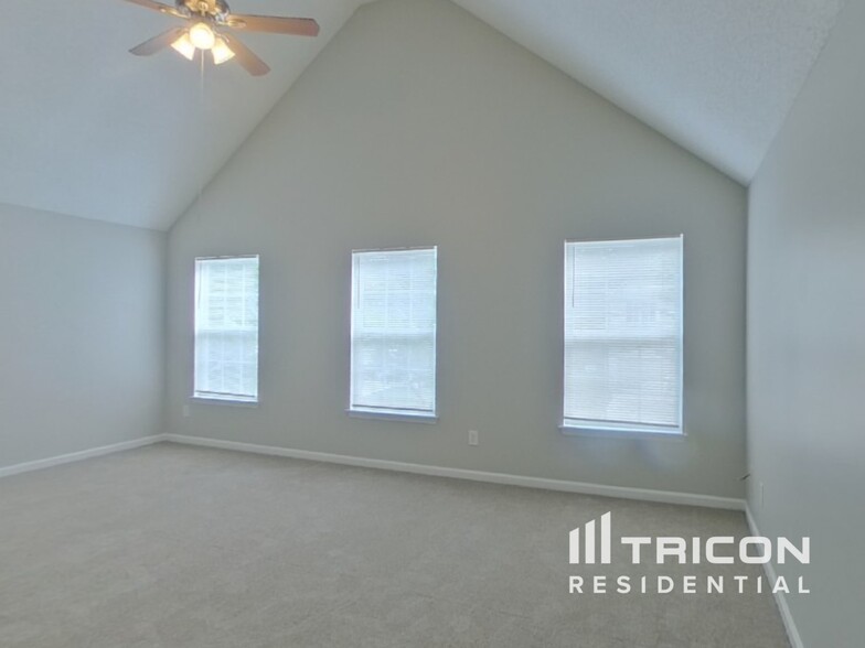 Building Photo - 4012 Rosebud Park Dr