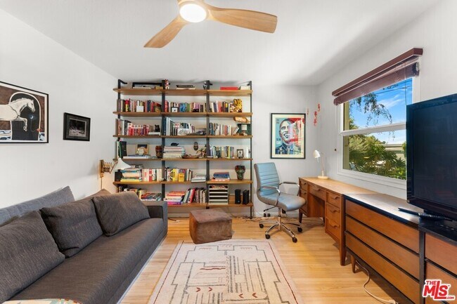 Building Photo - 1338 Montecito Cir