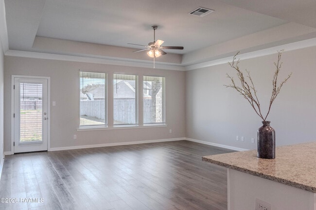 Building Photo - 400 Eastwood Dr