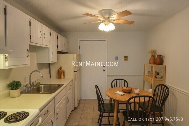 Building Photo - 10 Tall Pines Dr