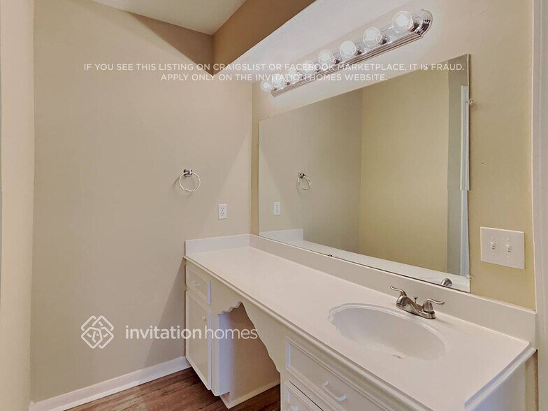 Building Photo - 4814 Wind Chimes Dr