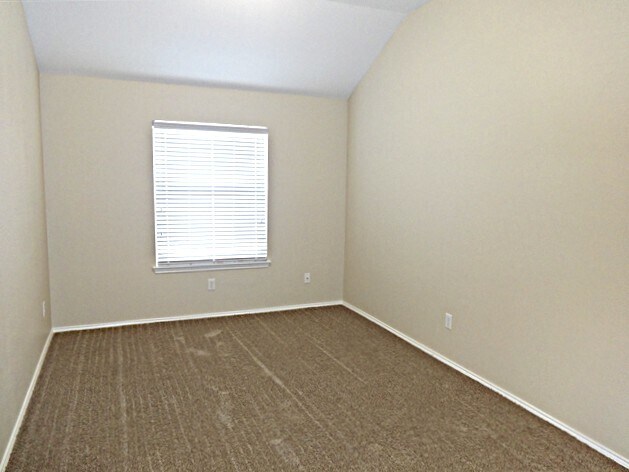 Building Photo - 9056 Weller Ln