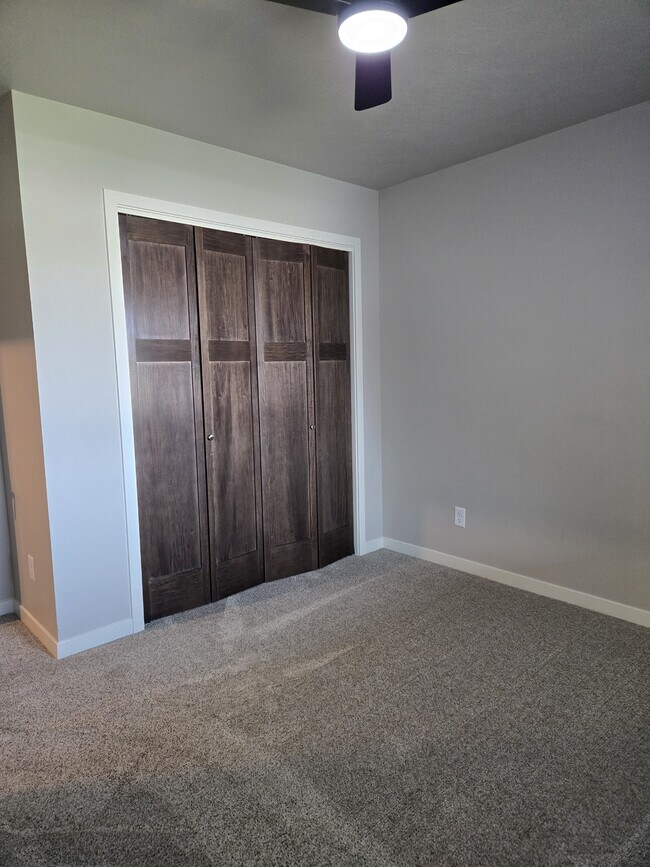 Building Photo - 1407 W 20th Ave