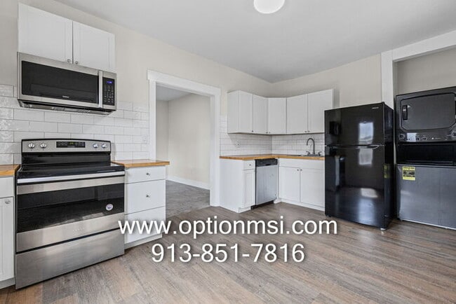 Building Photo - 1/2 month free if moved in by 7/31!! Available NOW