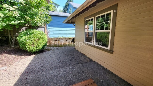 Building Photo - *OPEN HOUSE 6/29* Spacious 4 BD | 3 BA Hom...