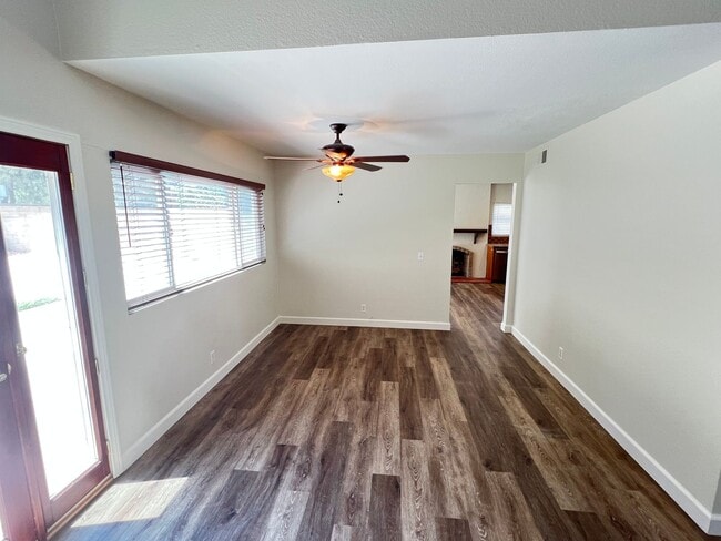 Building Photo - Beautiful 3 Bed 2.5 Bath Anaheim Hills Home