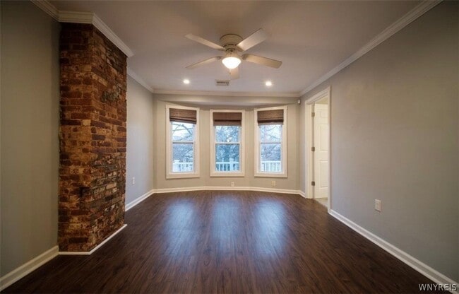 Building Photo - 497 West Ave