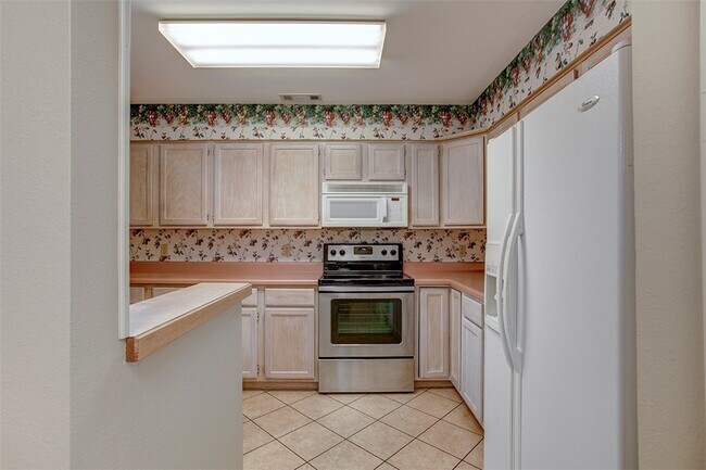 Building Photo - 706 Meghan St