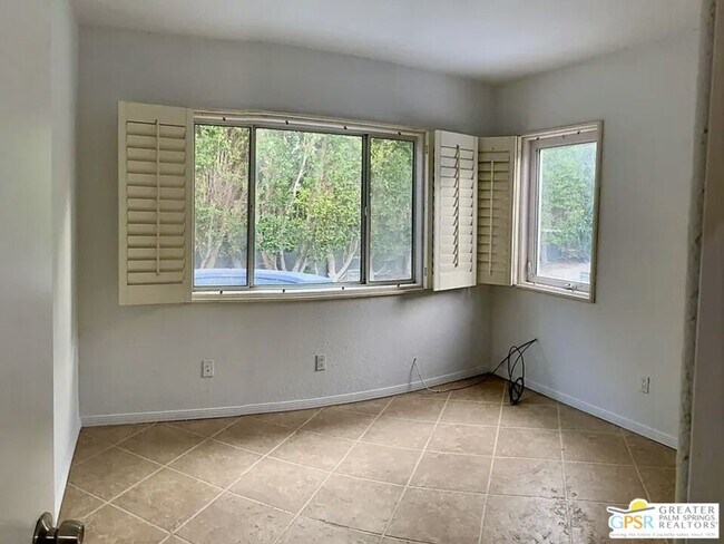 Building Photo - 123 W San Carlos Rd