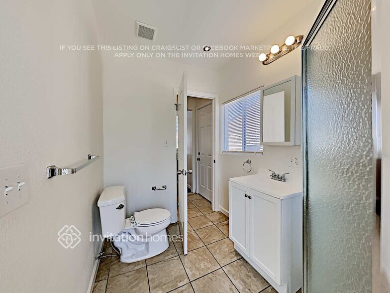 Building Photo - 1838 W 82nd St