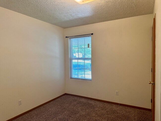 Building Photo - 106-106 Shannon Valley Dr